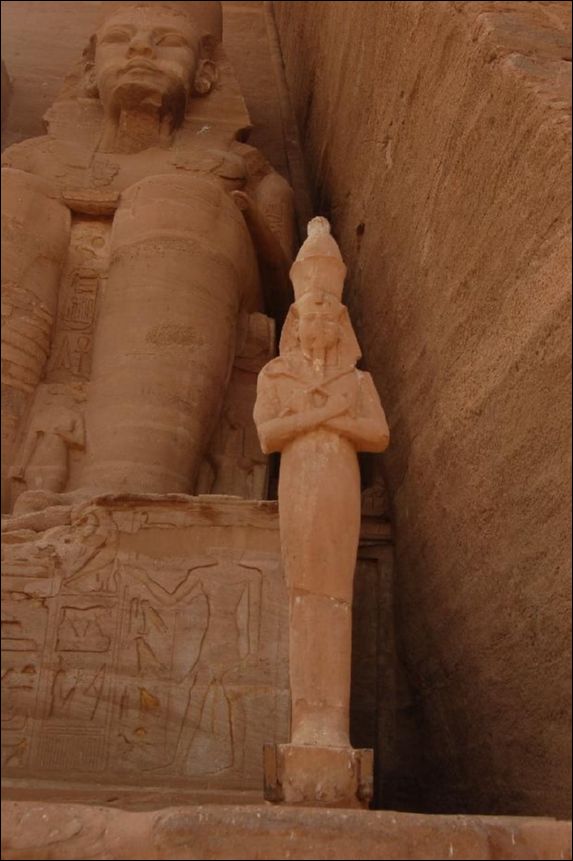 <i><b>Abu Simbel-050</b></i>